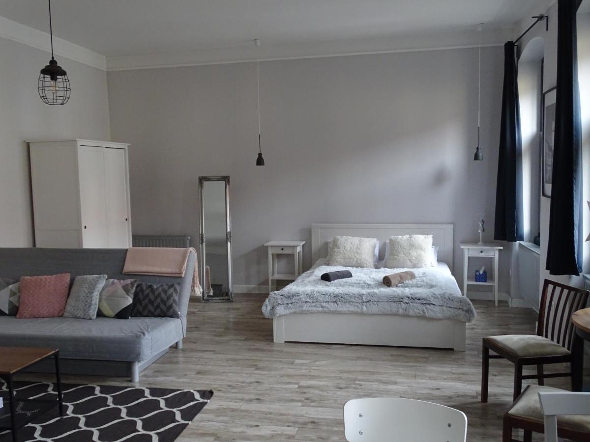 Ovaros Apartman 维斯普雷姆 外观 照片