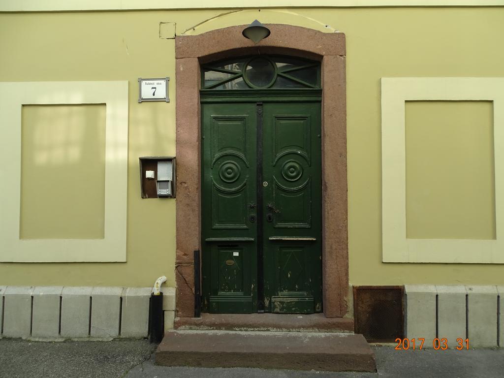 Ovaros Apartman 维斯普雷姆 外观 照片