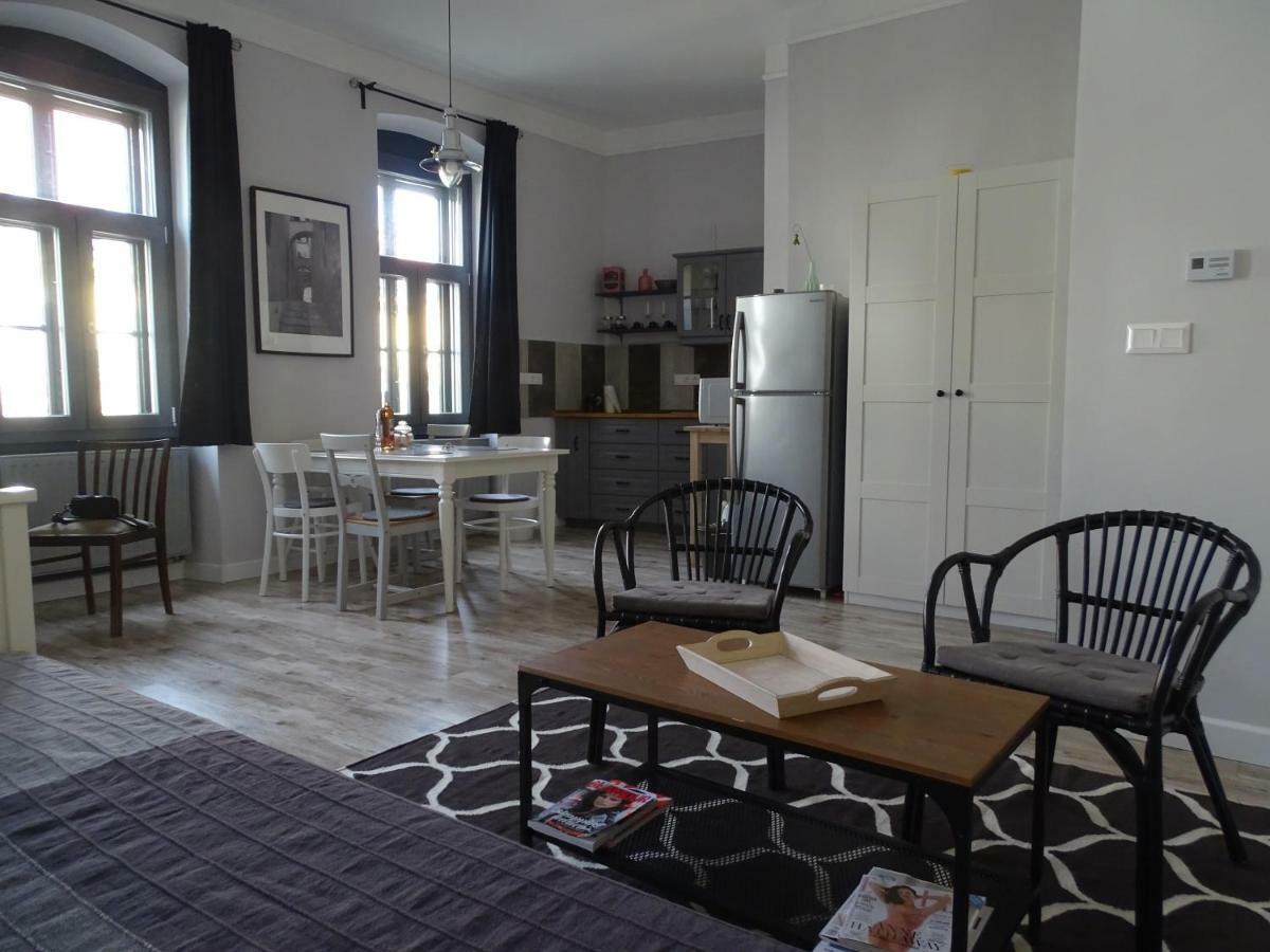 Ovaros Apartman 维斯普雷姆 外观 照片